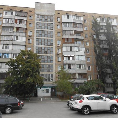 Однокомнатная квартира рядом с метро Оболонь Киев Экстерьер фото