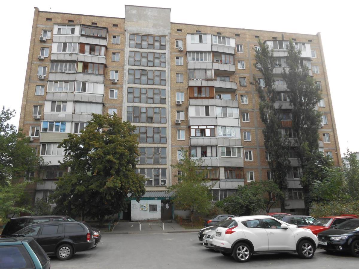 Однокомнатная квартира рядом с метро Оболонь Киев Экстерьер фото